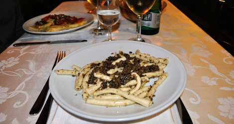 Hemmagjord pasta med tryffel från Arancia Blu