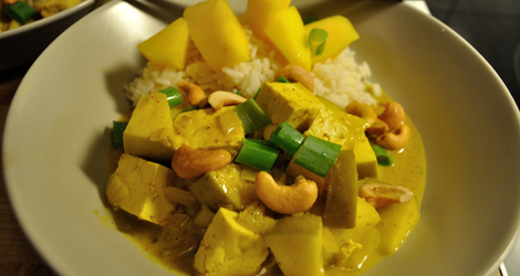 Tofugryta med curry och mango