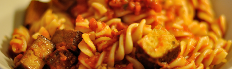 Snabb pasta med tomatsås och tofu